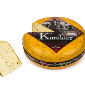 Boerderijkaas met tomaat en olijf